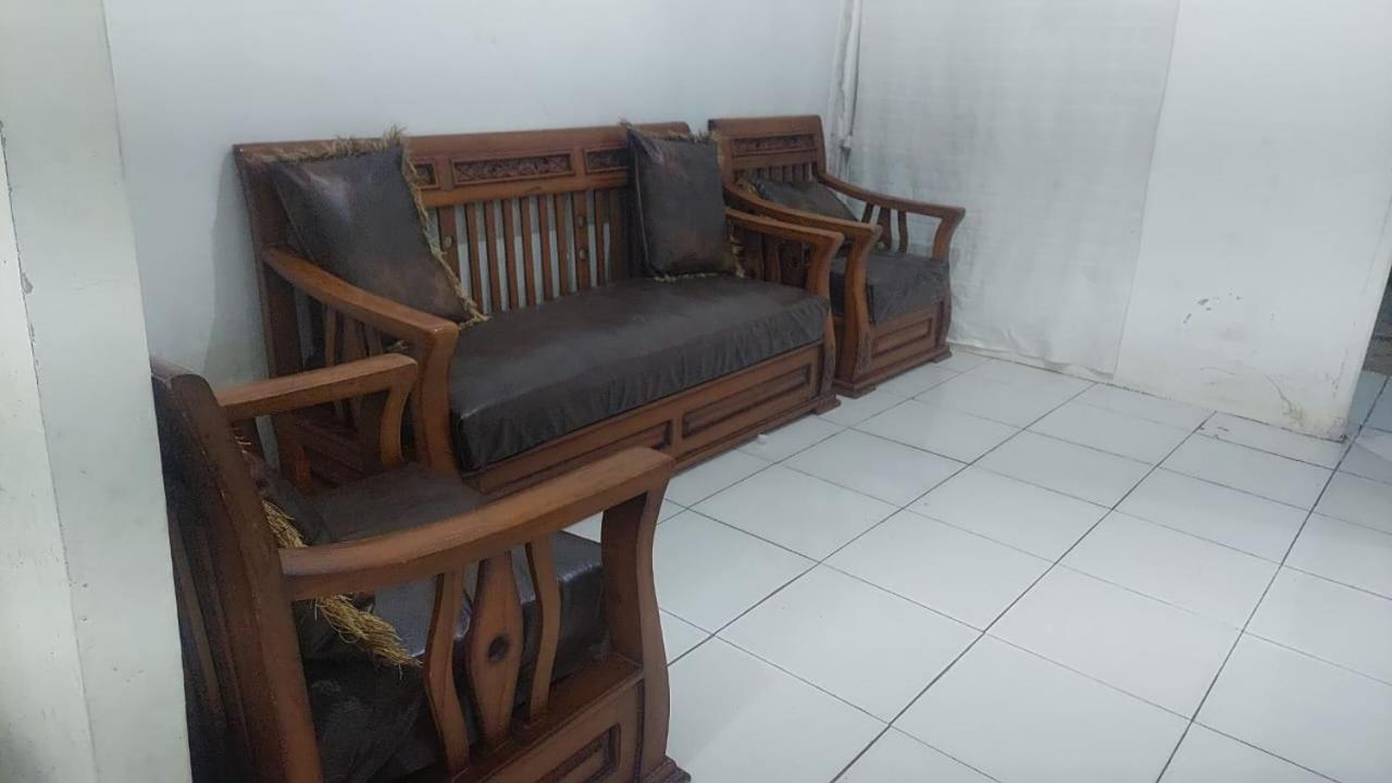 Teras Damai Cikampek Rumah liburan *